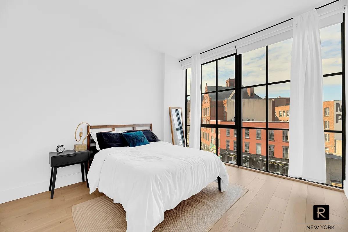 22-18 Jackson Avenue Court Square Queens NY 11101