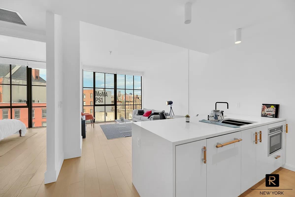 22-18 Jackson Avenue Court Square Queens NY 11101