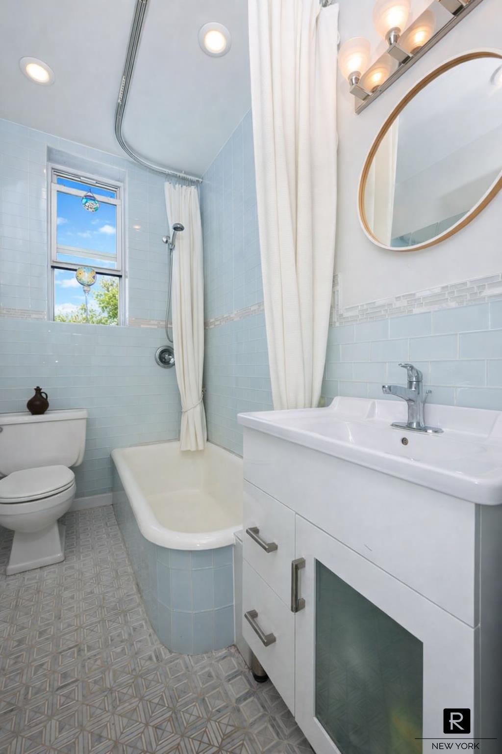 37-33 84th Street 42 Jackson Heights Queens NY 11372