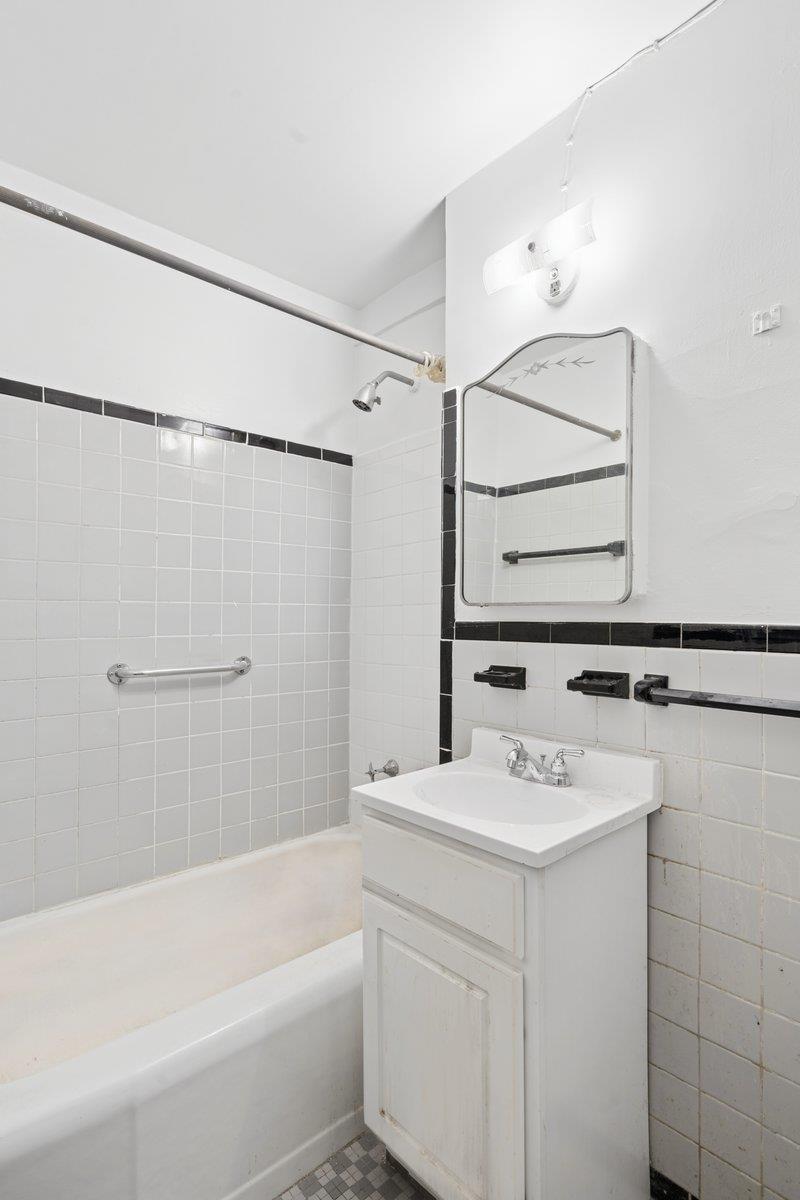 141 East 55th Street 4-F Turtle Bay New York NY 10022