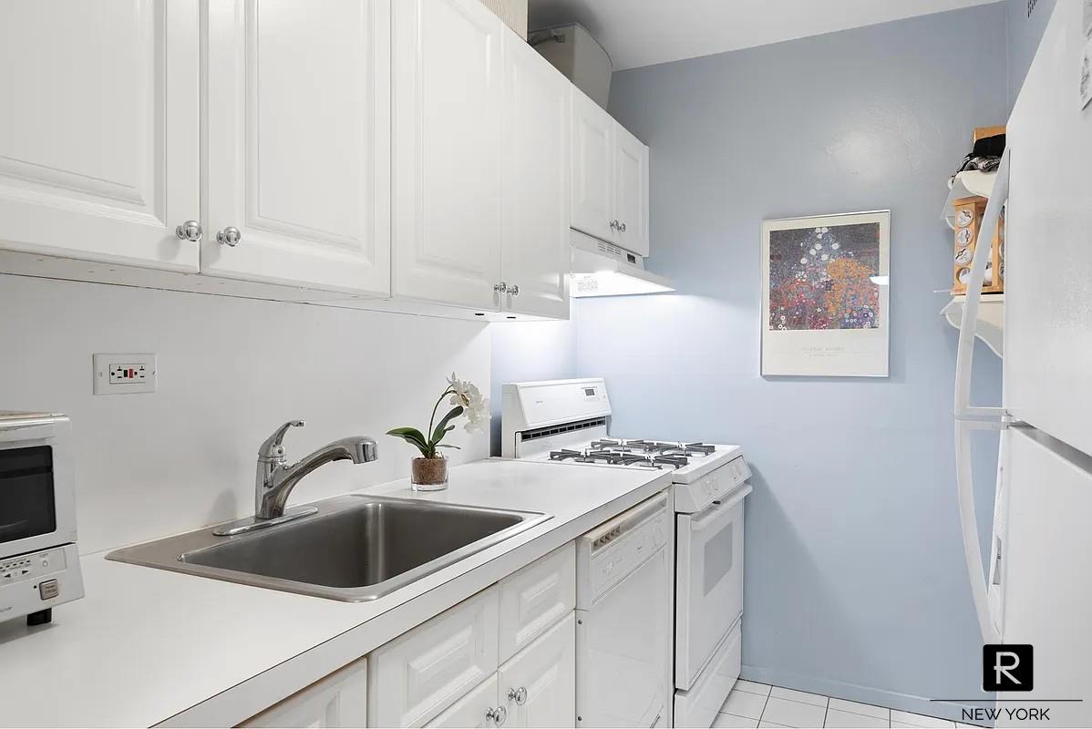 205 West End Avenue Lincoln Square New York NY 10023