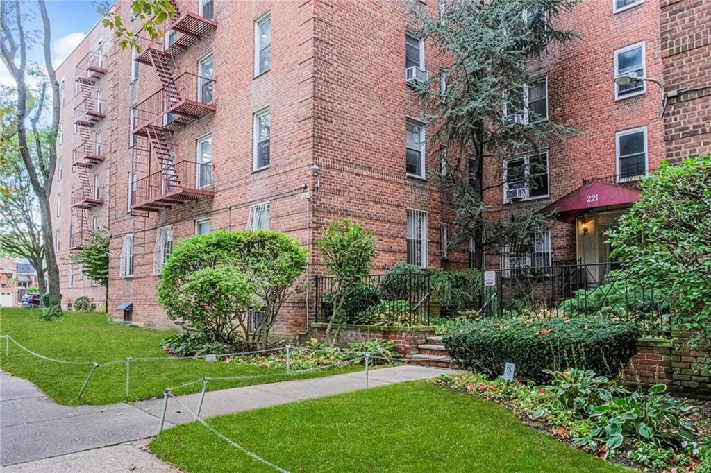 221 McDonald Avenue 4-N Windsor Terrace Brooklyn NY 11218