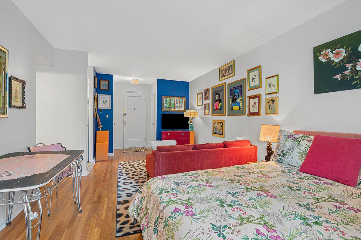 54 East 8th Street 4D Greenwich Village New York NY 10003