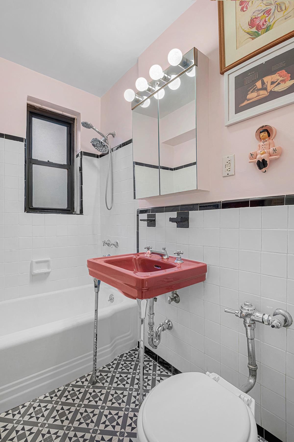 54 East 8th Street 4D Greenwich Village New York NY 10003