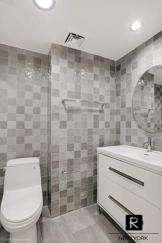 220 East 30th Street Kips Bay New York NY 10016