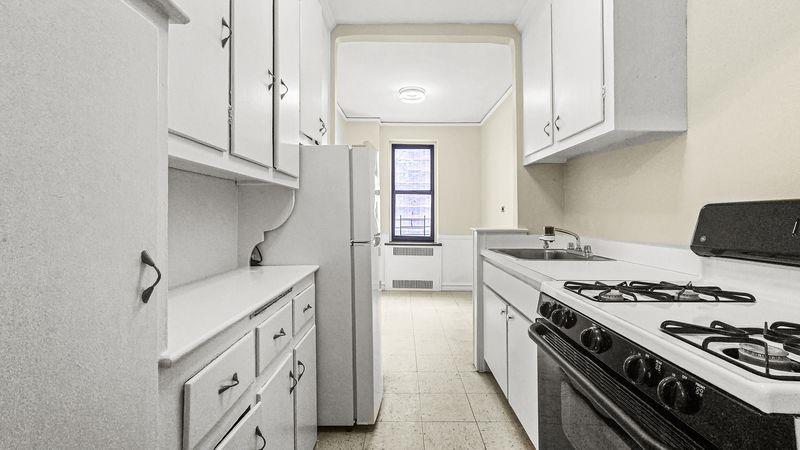 860 Grand Concourse 7-M Concourse Bronx NY 10451