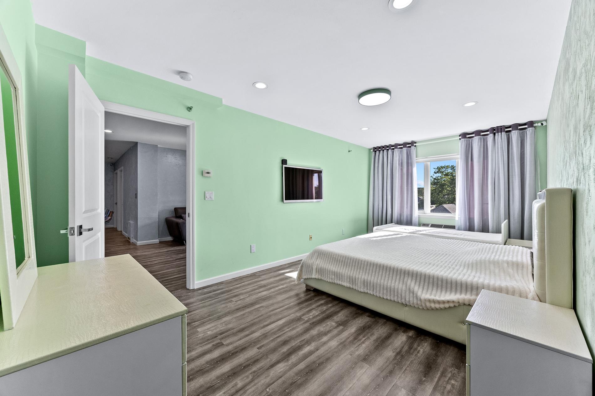 2910 Nostrand Avenue 3-C Madison Brooklyn NY 11229