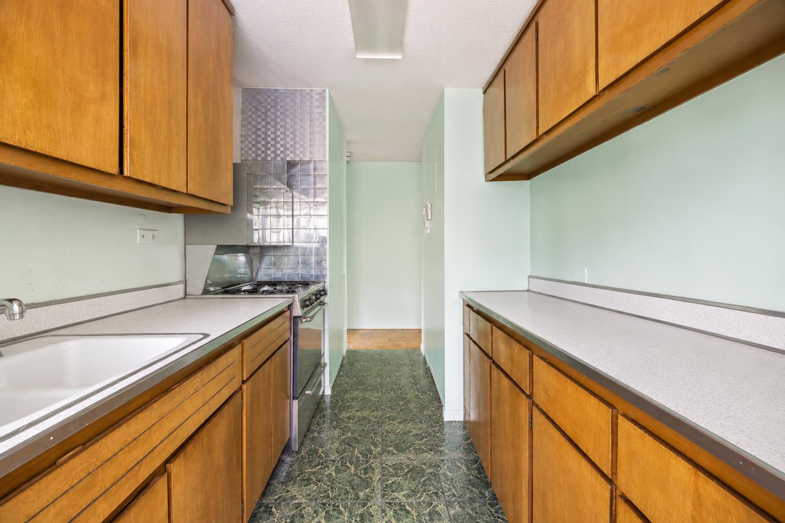 75 Henry Street 1E Brooklyn Heights Brooklyn NY 11201