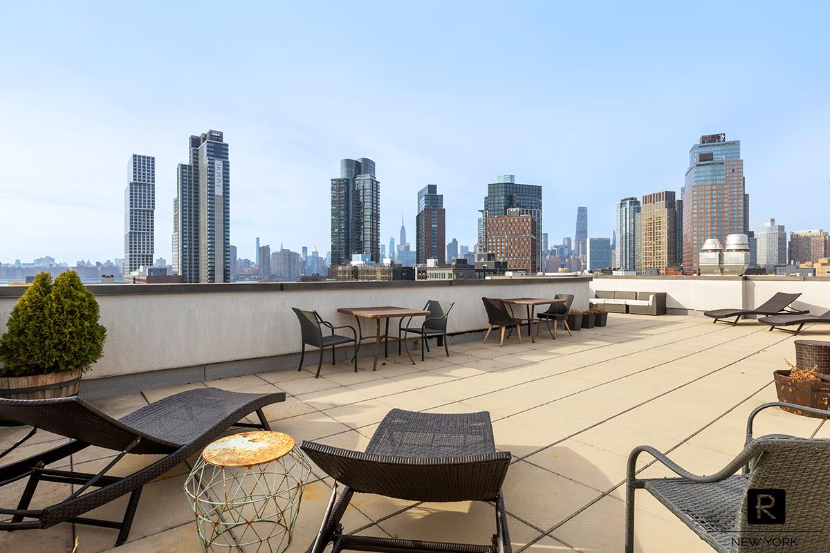1059 Manhattan Avenue Greenpoint Brooklyn NY 11222