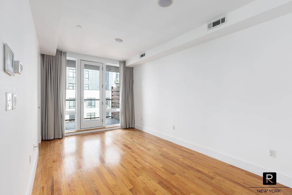 1059 Manhattan Avenue Greenpoint Brooklyn NY 11222