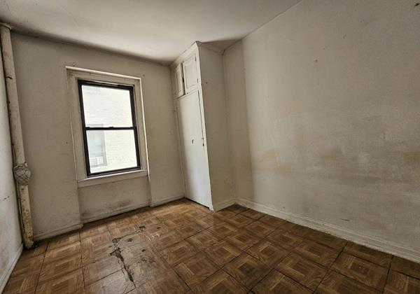 21-15 33rd Street 2C Steinway-Ditmars Queens NY 11105