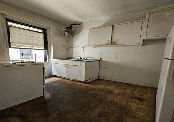 21-15 33rd Street 2C Steinway-Ditmars Queens NY 11105
