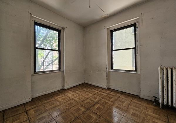 21-15 33rd Street 2C Steinway-Ditmars Queens NY 11105