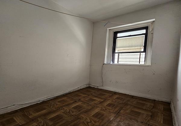 21-15 33rd Street 2C Steinway-Ditmars Queens NY 11105