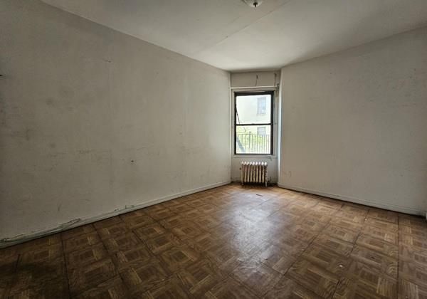 21-15 33rd Street 2C Steinway-Ditmars Queens NY 11105