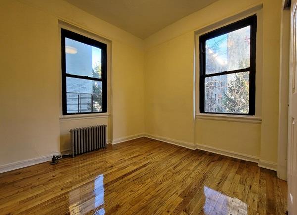 21-27 33rd Street 3A Steinway-Ditmars Queens NY 11105