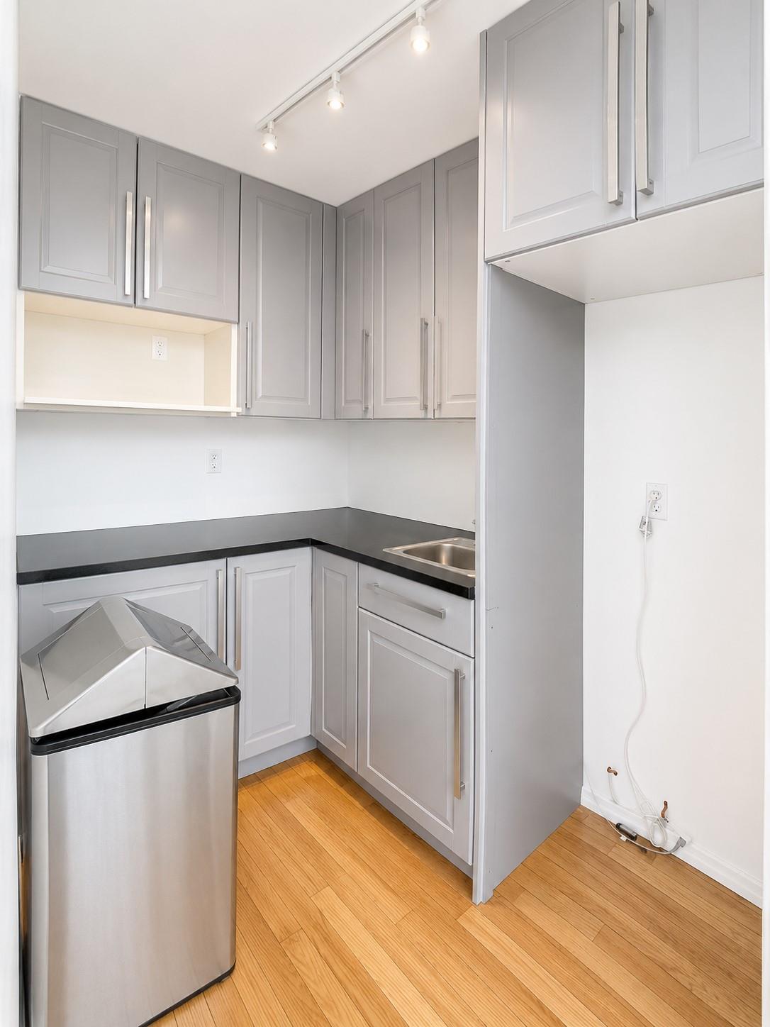424 Broadway 3-F Soho New York NY 10013