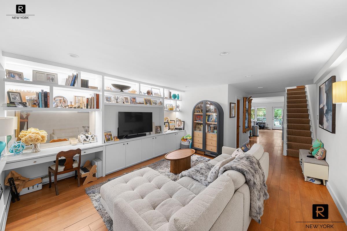 487 West 22nd Street Chelsea New York NY 10011