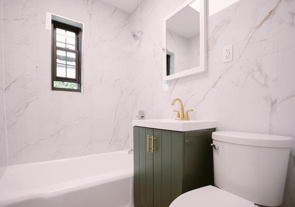 141-29 78th Avenue 3B Forest Hills Gardens Queens NY 11367