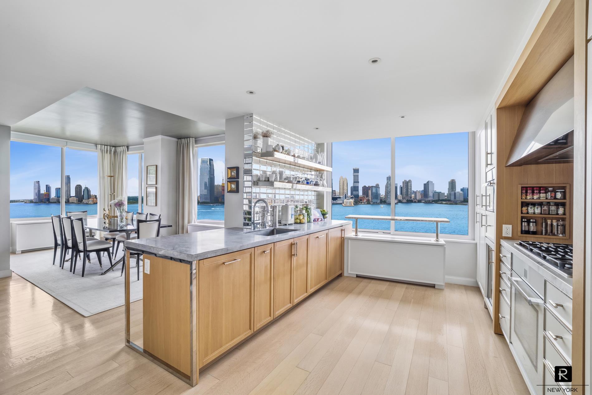 212 Warren Street Battery Park City New York NY 10282