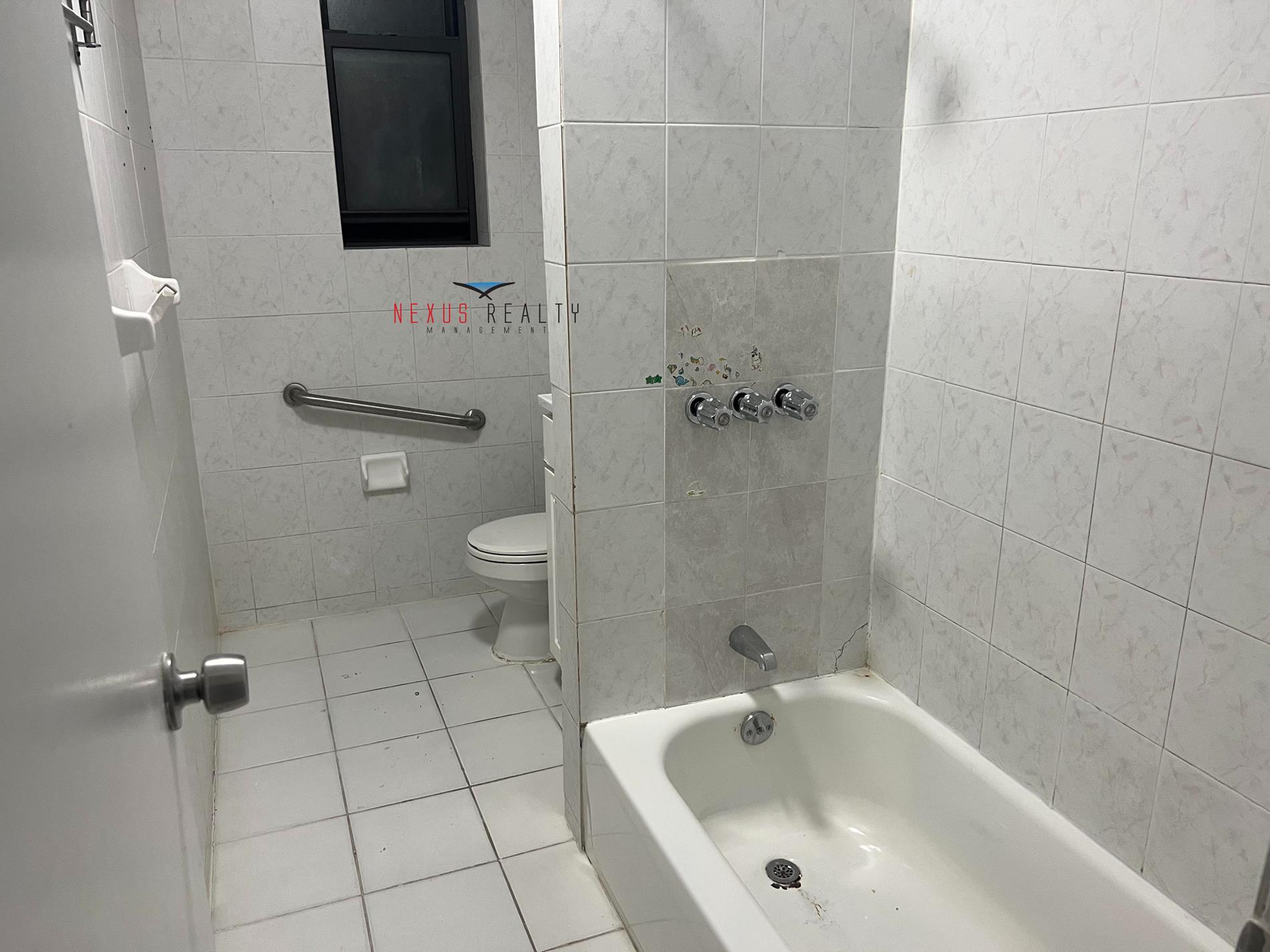 37-58 86th Street 4-D Jackson Heights Queens NY 11372