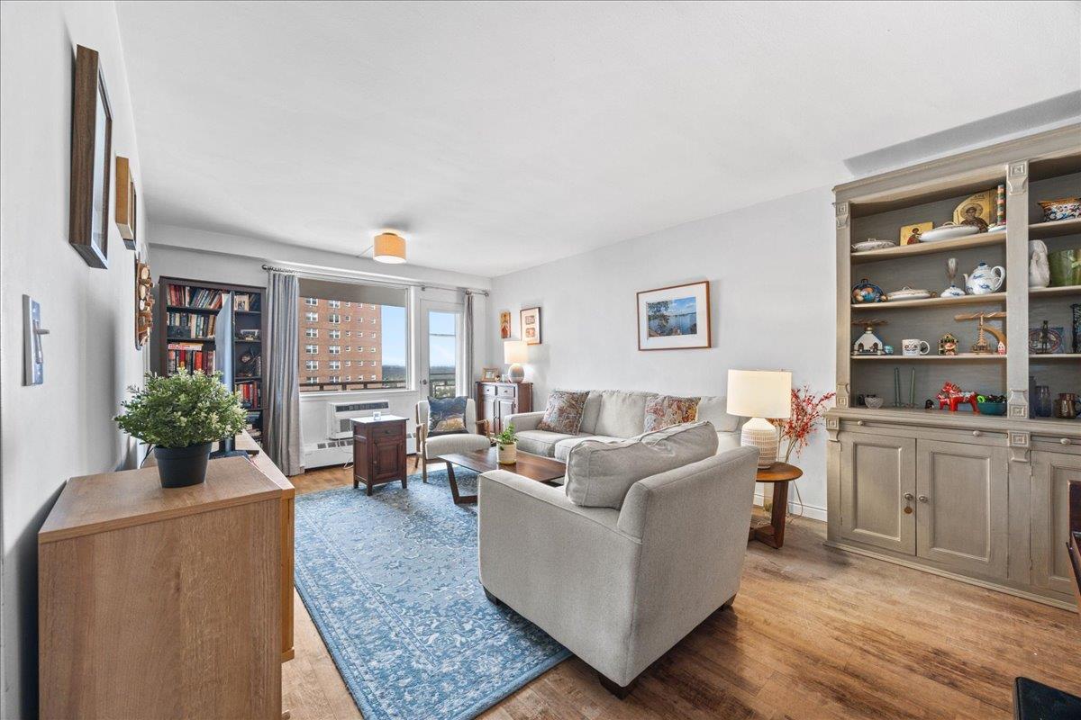5700 Arlington Avenue 18-V Riverdale Bronx NY 10471