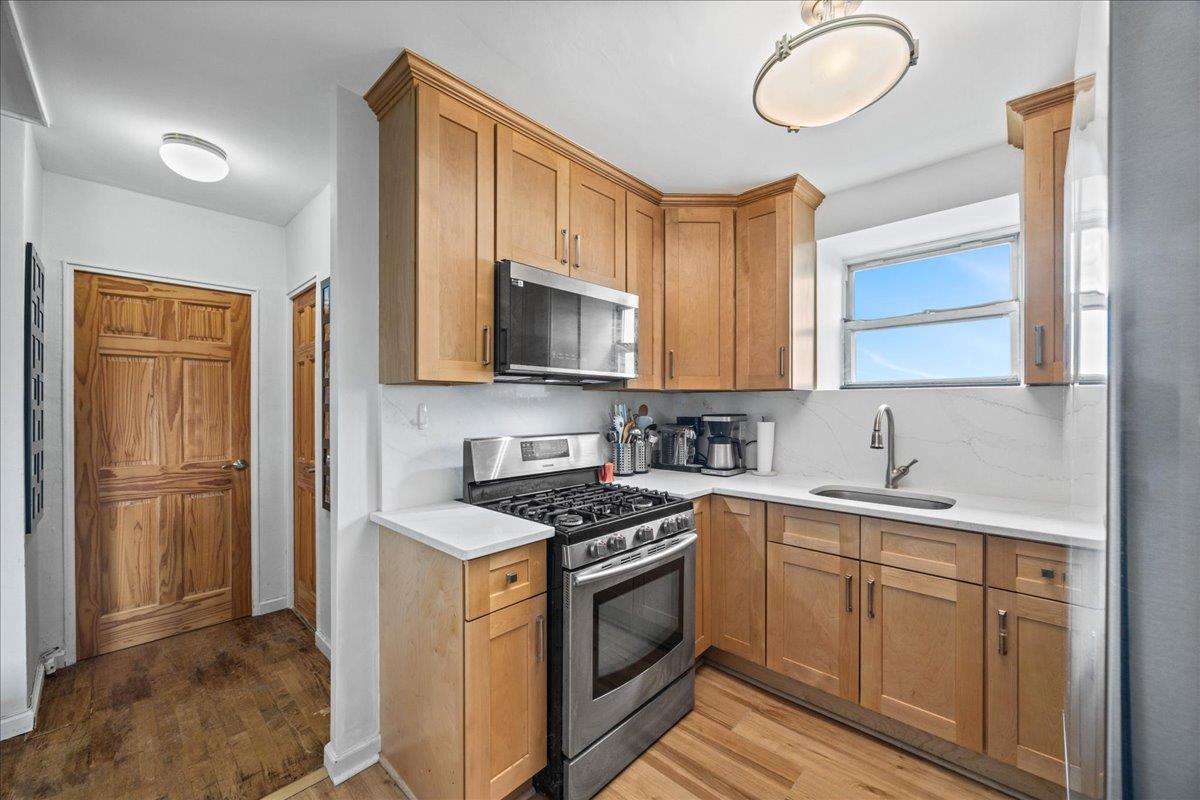5700 Arlington Avenue 18-V Riverdale Bronx NY 10471