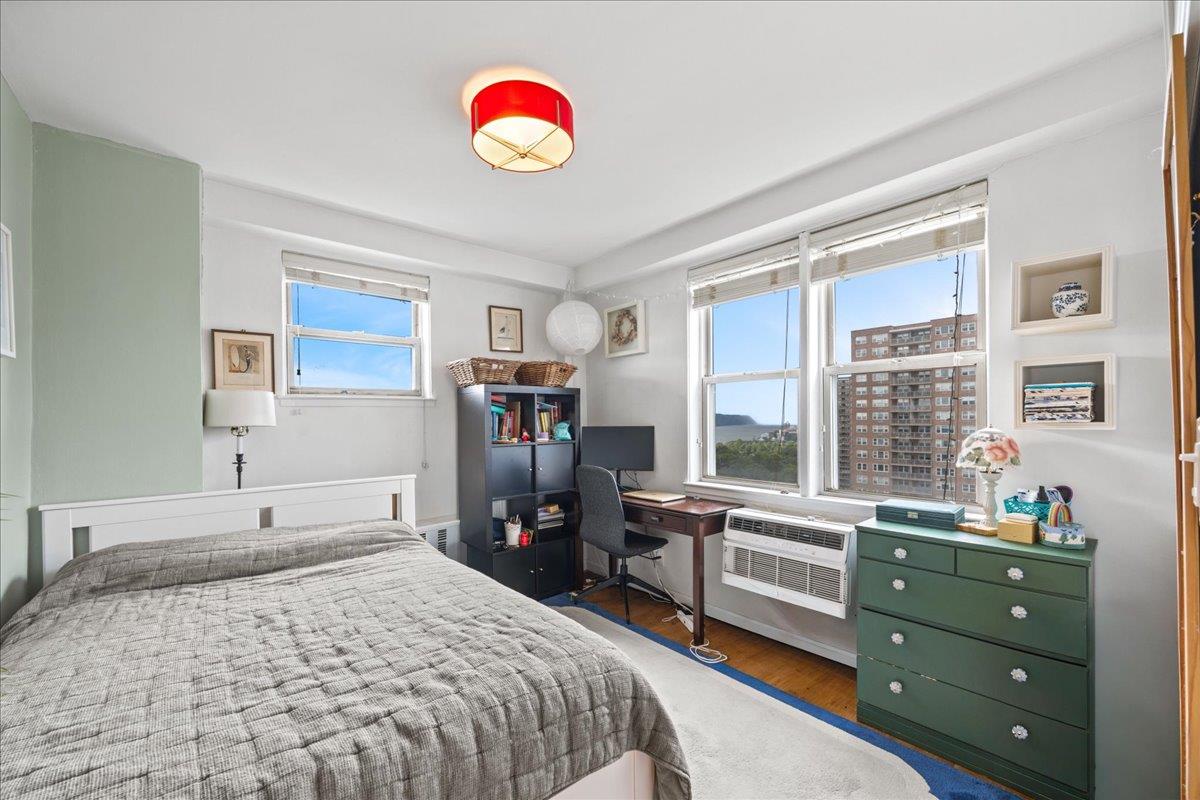 5700 Arlington Avenue 18-V Riverdale Bronx NY 10471