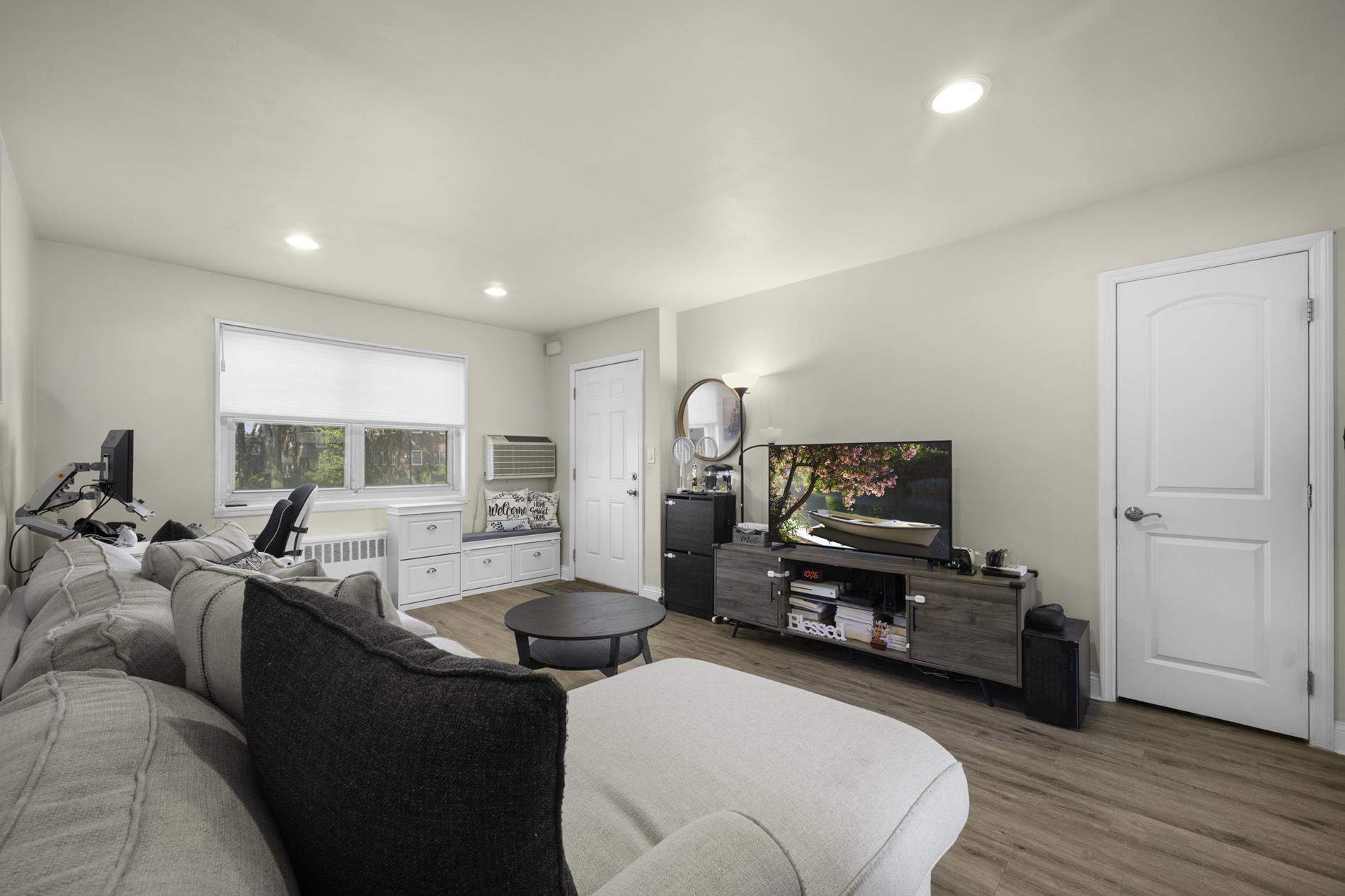 249-33 64th Avenue 1 Little Neck Queens NY 11362