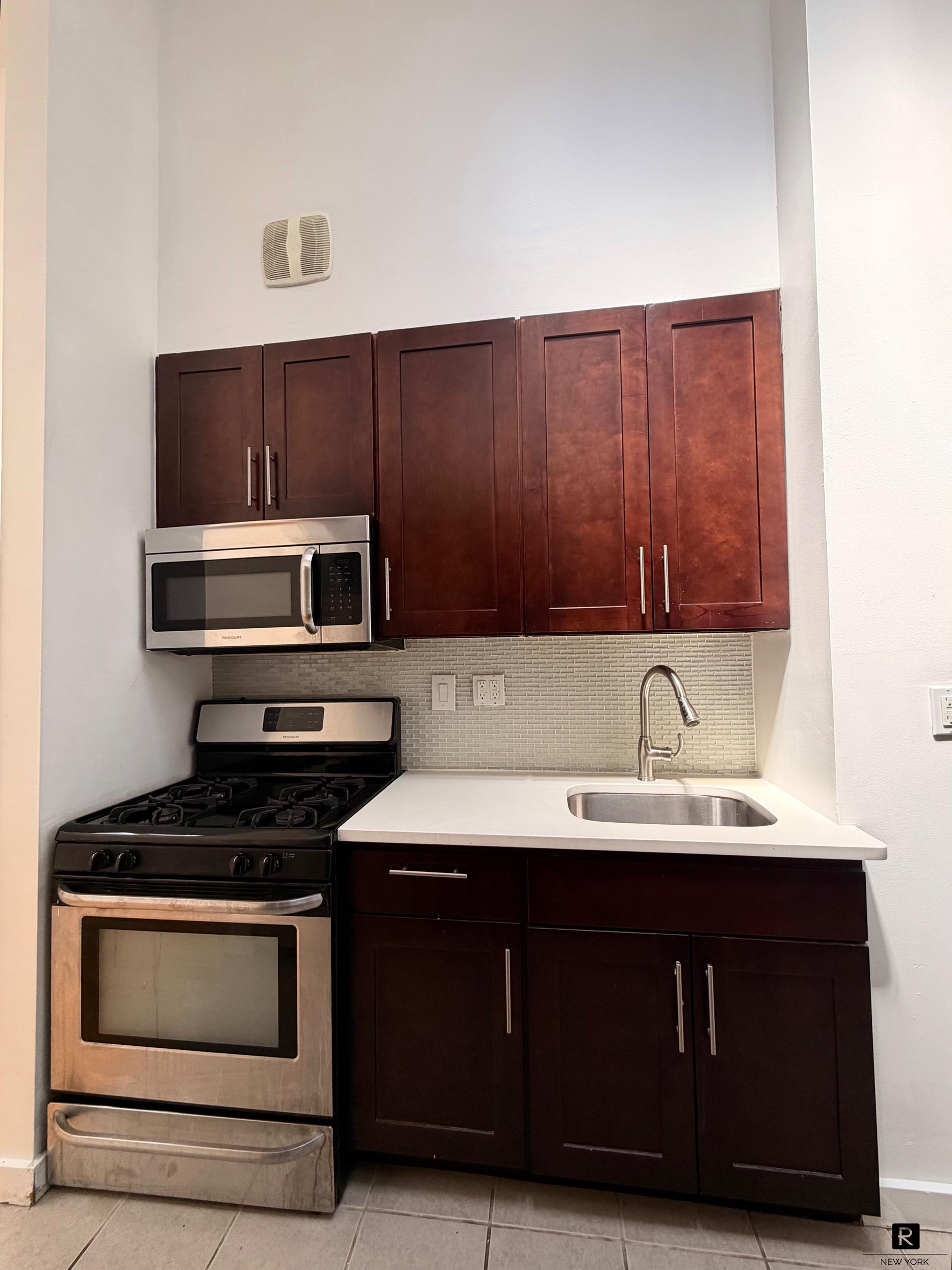 211 Wyckoff Avenue 3-L Bushwick Brooklyn NY 11237