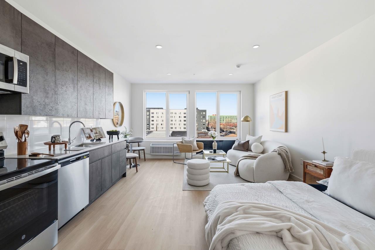 1 Mallory Avenue 2082 Jersey City Jersey City NJ 07305
