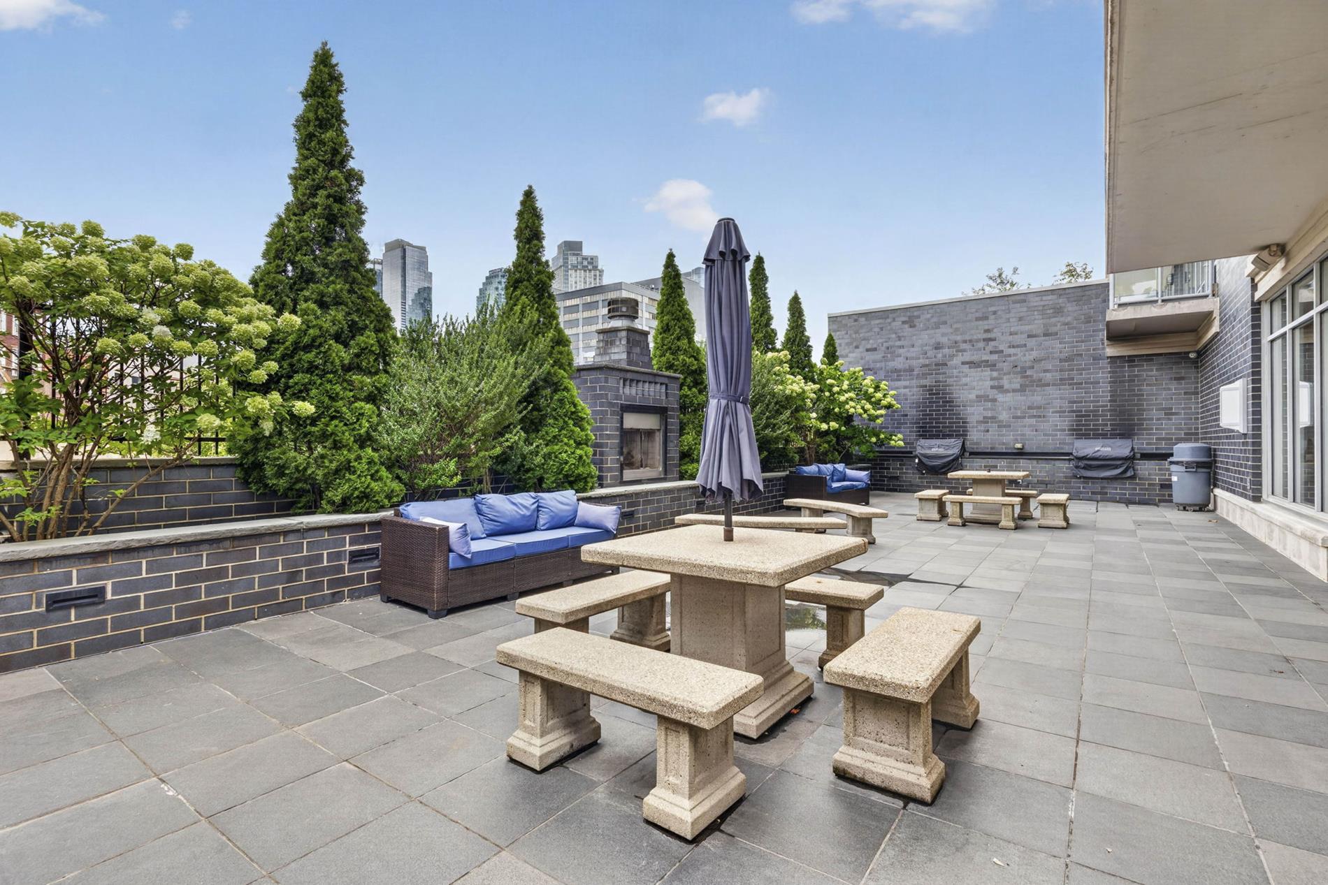 48-15 11th Street 2G Long Island City Queens NY 11101