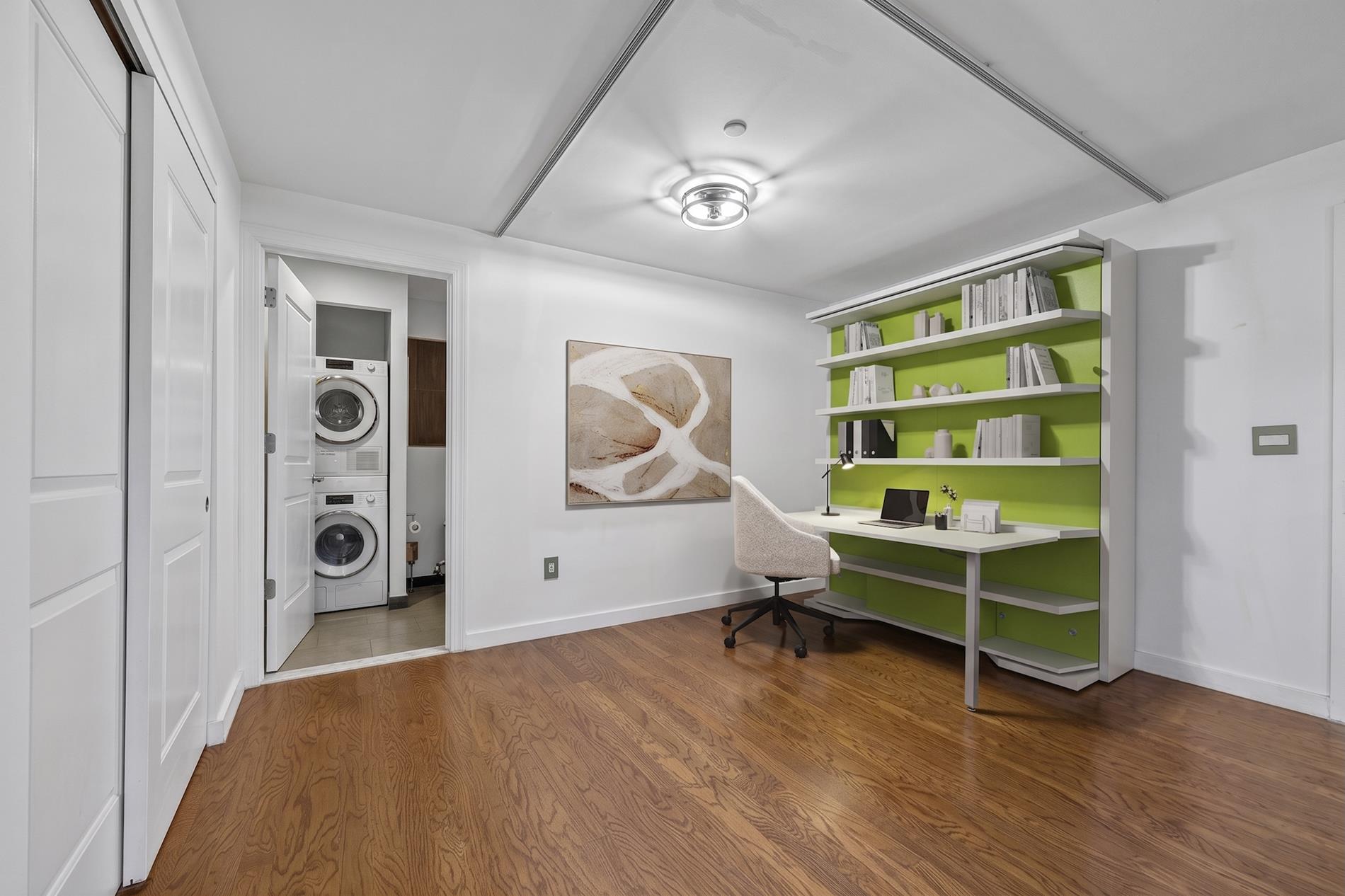48-15 11th Street 2G Long Island City Queens NY 11101