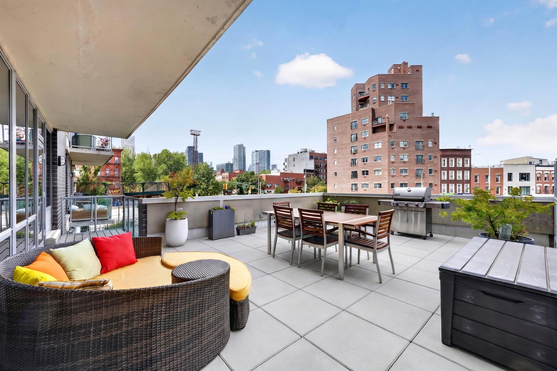 48-15 11th Street 2G Long Island City Queens NY 11101
