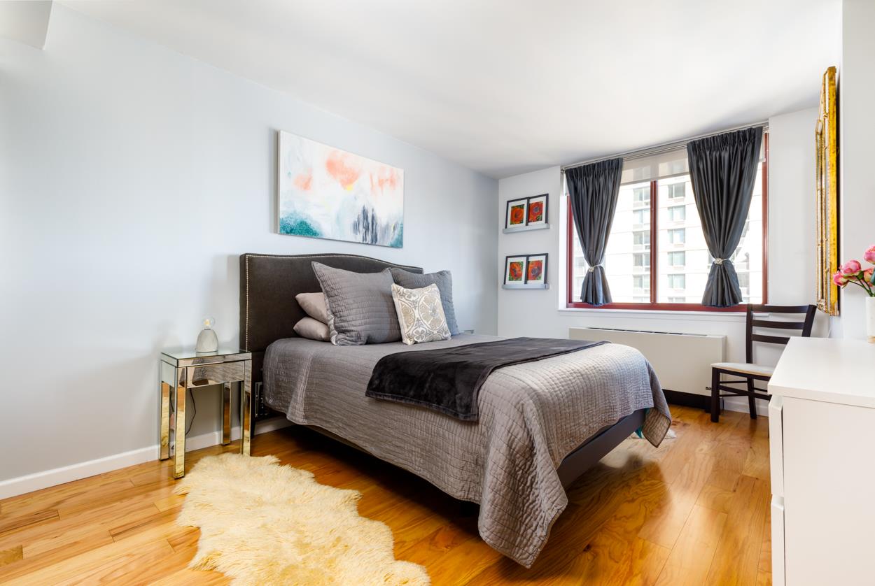 4-74 48th Avenue 28E Hunters Point Queens NY 11109