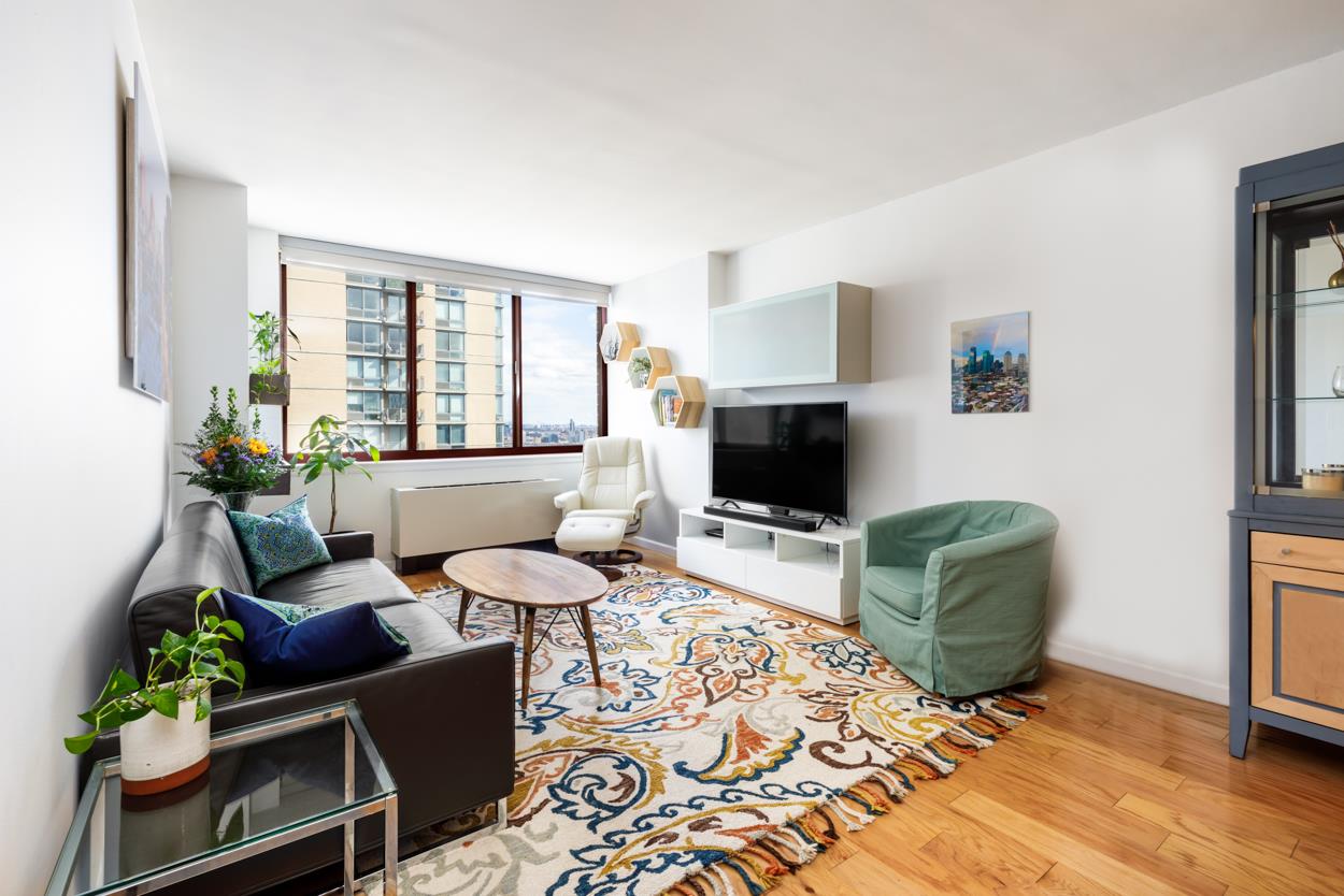 4-74 48th Avenue 28E Hunters Point Queens NY 11109