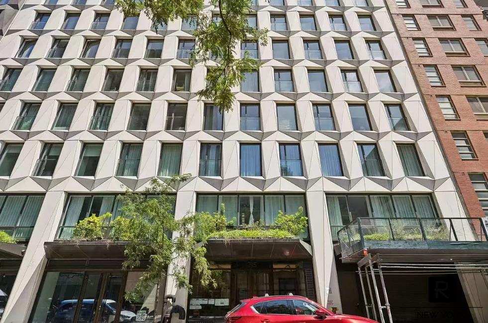 215 West 28th Street Chelsea New York NY 10001