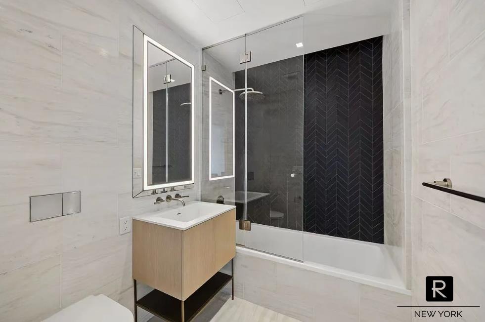 215 West 28th Street Chelsea New York NY 10001