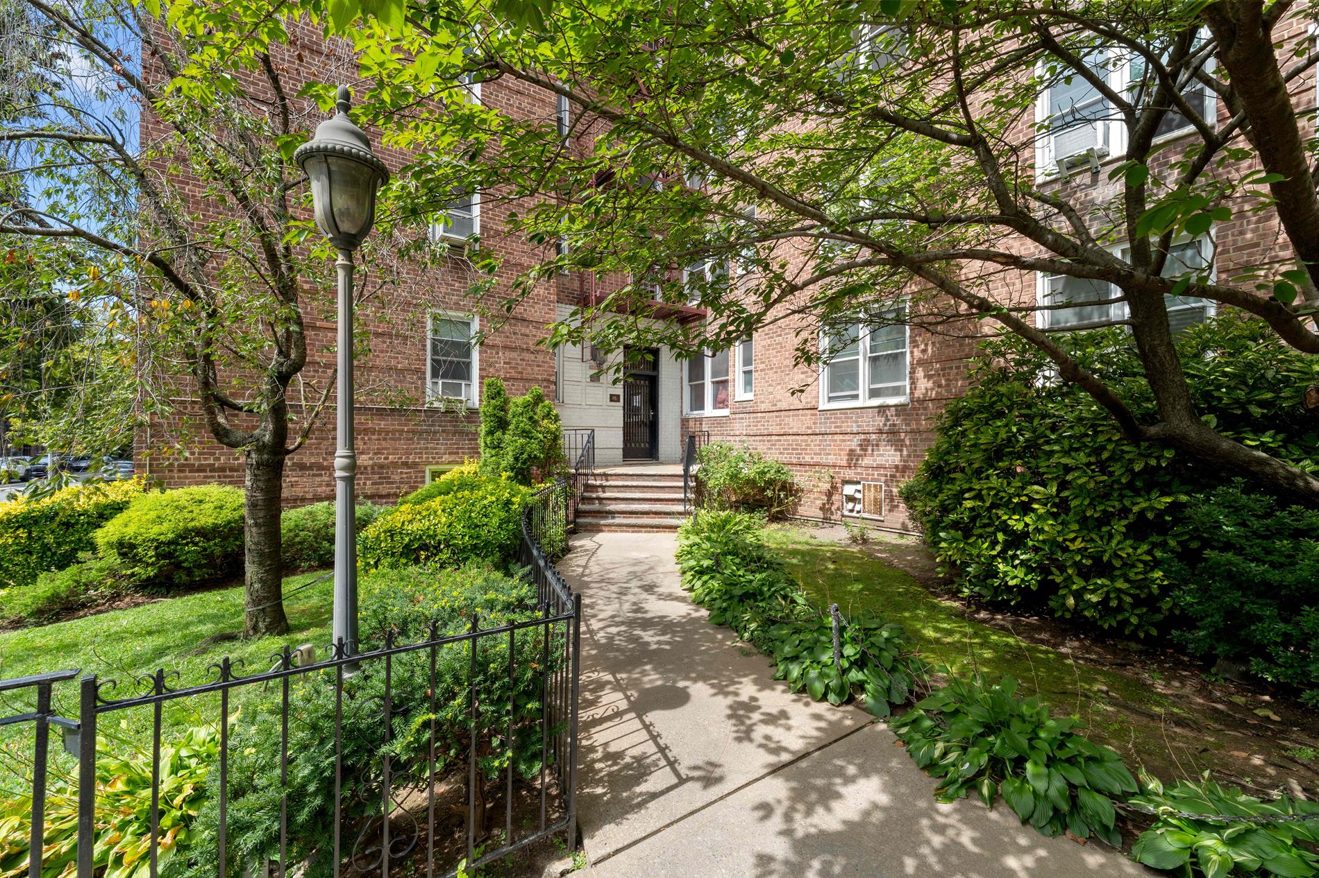 88-01 35th Avenue 3-G Jackson Heights Queens NY 11372