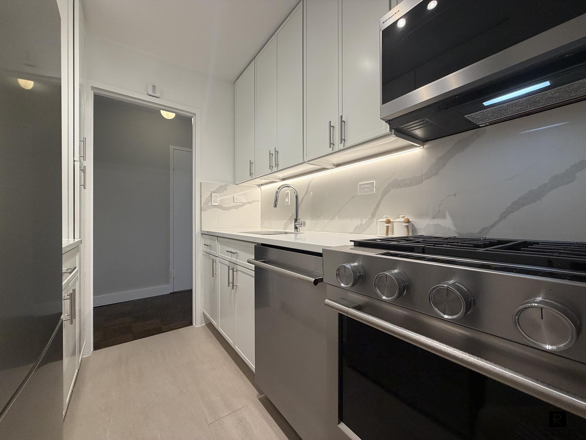 180 West End Avenue Lincoln Square New York NY 10023