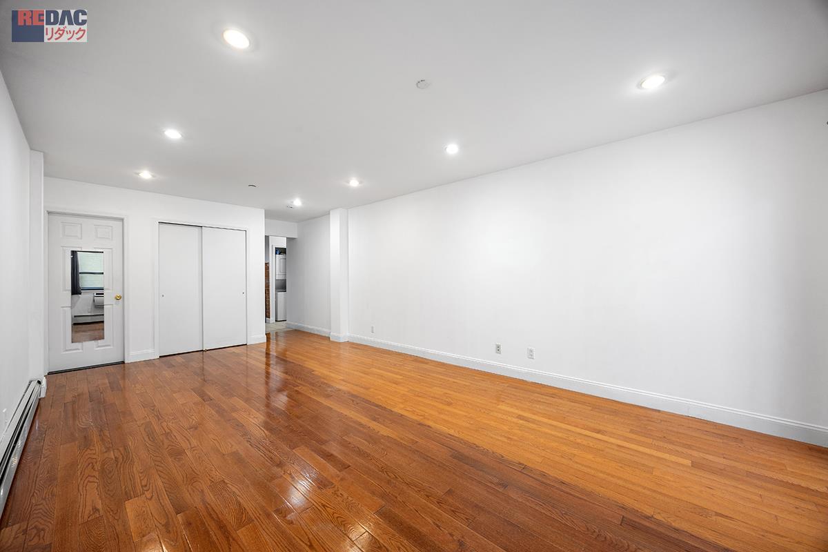 27-16 41st Avenue 3-C Long Island City Queens NY 11101