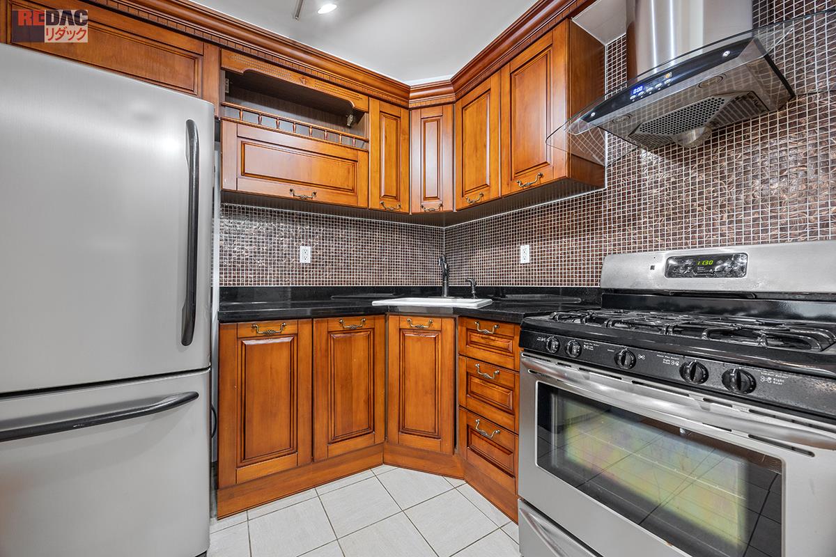 27-16 41st Avenue 3-C Long Island City Queens NY 11101