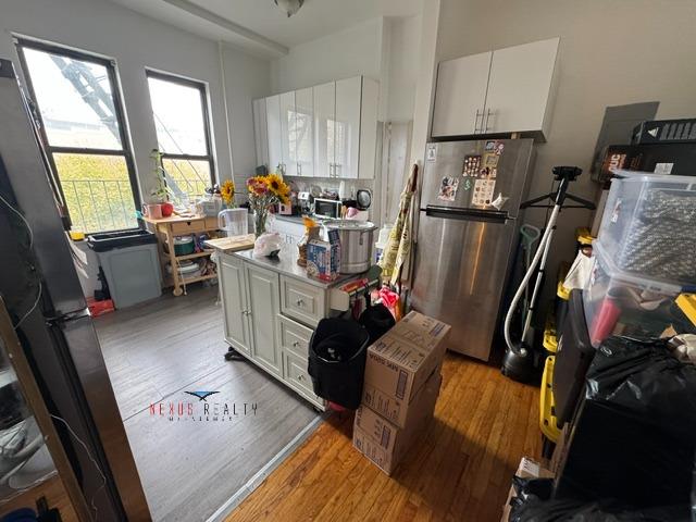 23-35 31st Street 2-R Astoria Queens NY 11105