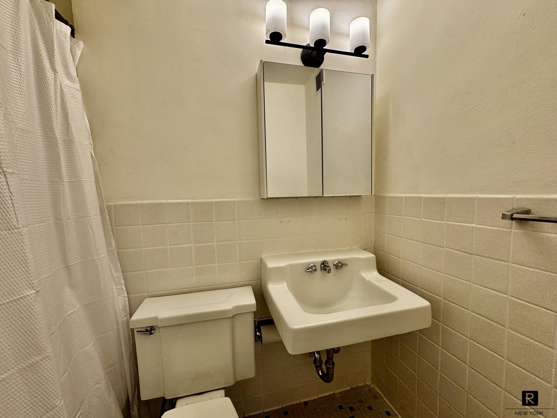 525 East 82nd Street Upper East Side New York NY 10028