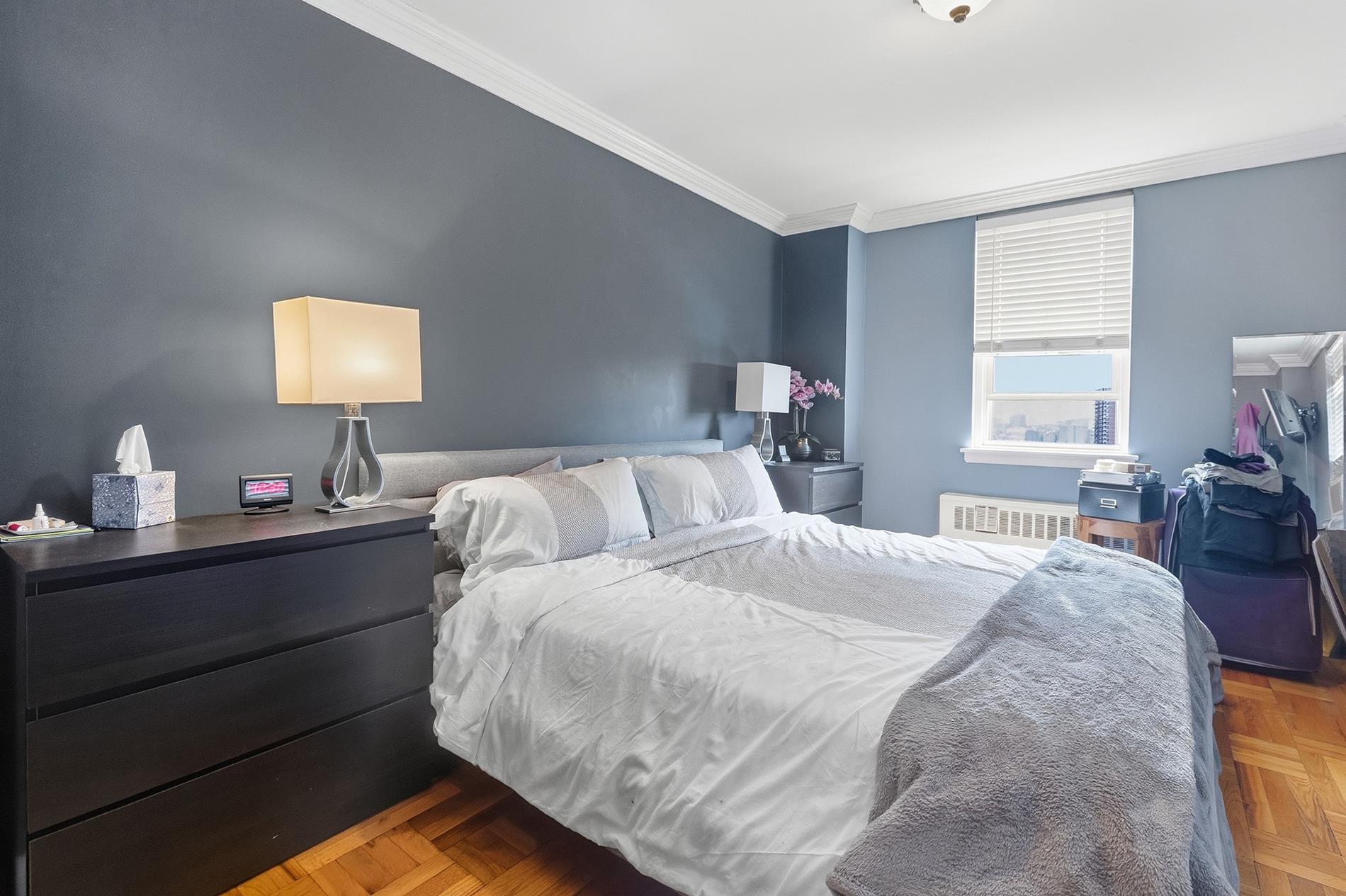60 Knolls Crescent 10-L Spuyten Duyvil Bronx NY 10463