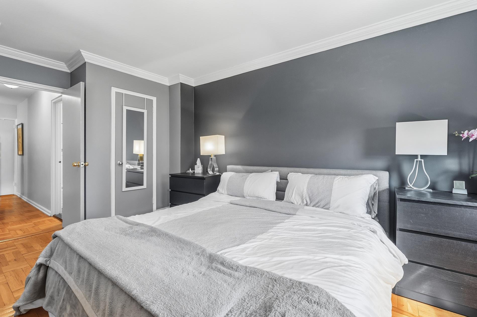 60 Knolls Crescent 10-L Spuyten Duyvil Bronx NY 10463