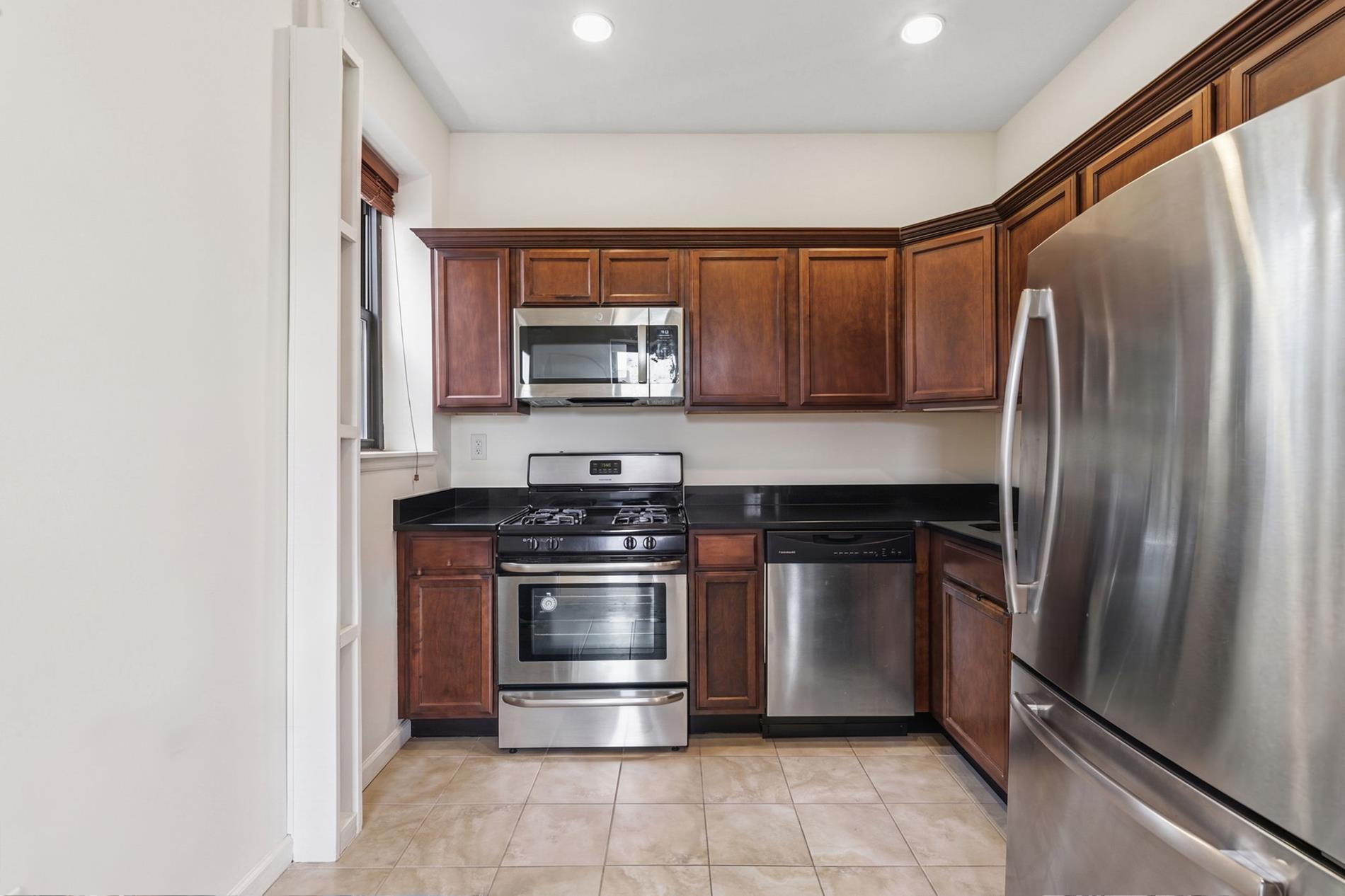 438 4th Street 4-A Park Slope Brooklyn NY 11215