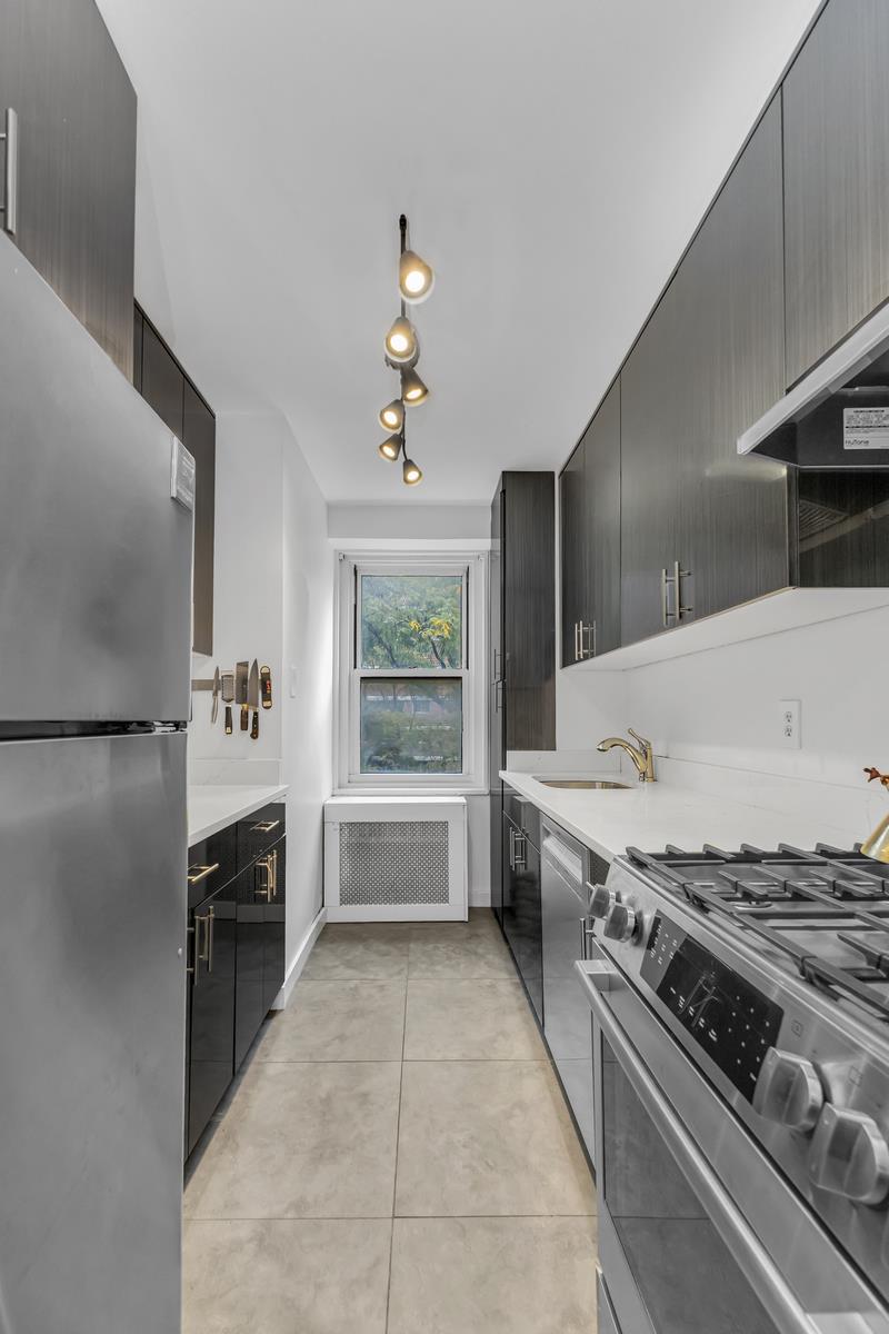 305 East 24th Street 4-P Kips Bay New York NY 10010