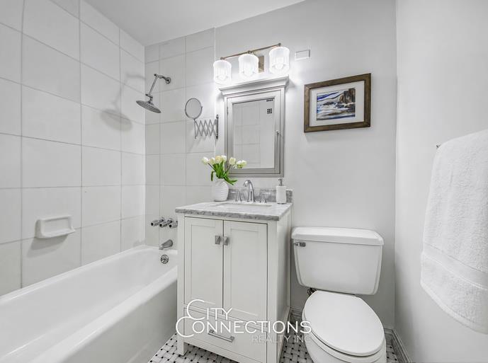 310 East 46th Street 11-D Turtle Bay New York NY 10017