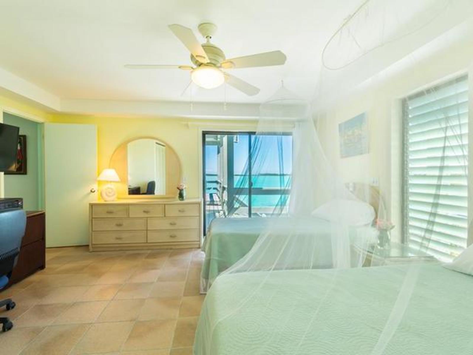 467 Chalk Sound Drive Out of NYC Sapodilla Bay Providenciales TKCA 1ZZ